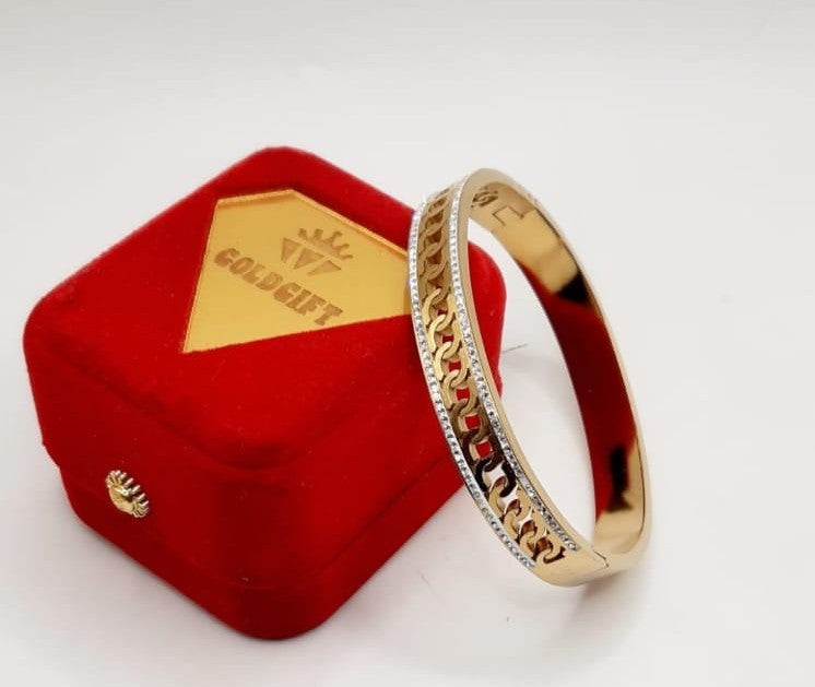 HAND CUFF, GOLD PLATED WITH AMERICAN DIAMONDS