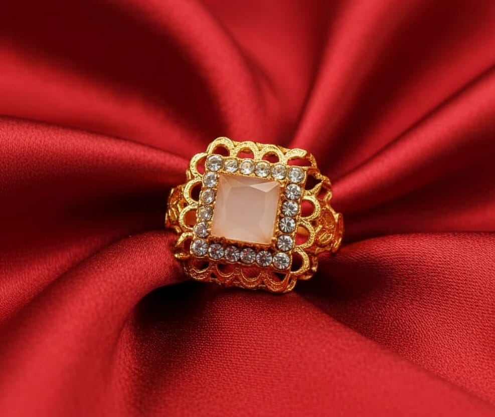 GOLD PLATED RING WITH ZIRCON