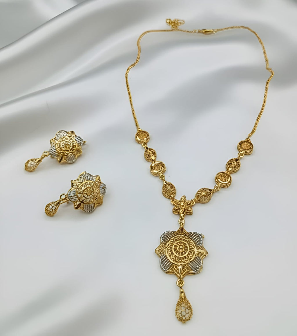 GOLD PLATED, NECKLES SET