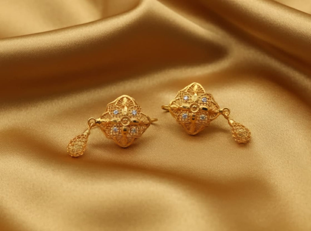 GOLD PLATED EAR RINGS