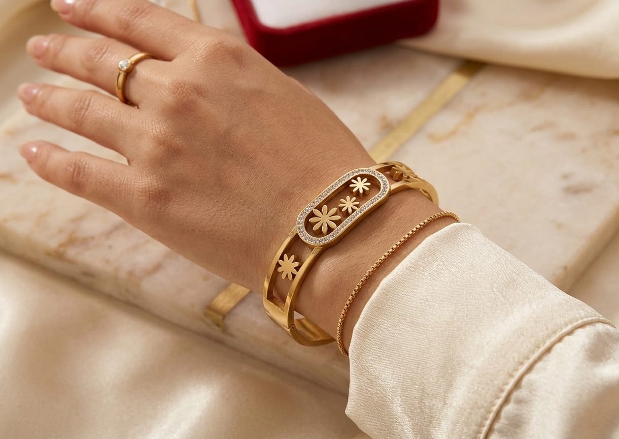 HAND CUFF, GOLD PLATED WITH AMERICAN DIAMOND
