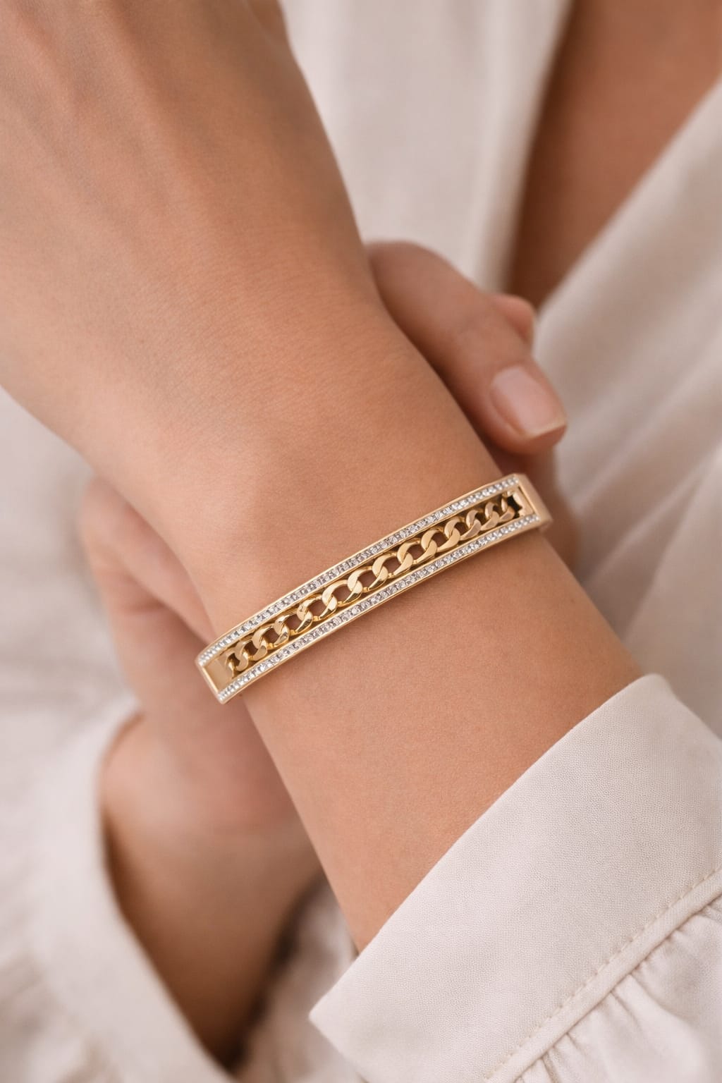 GOLD PLATED HAND CUFF