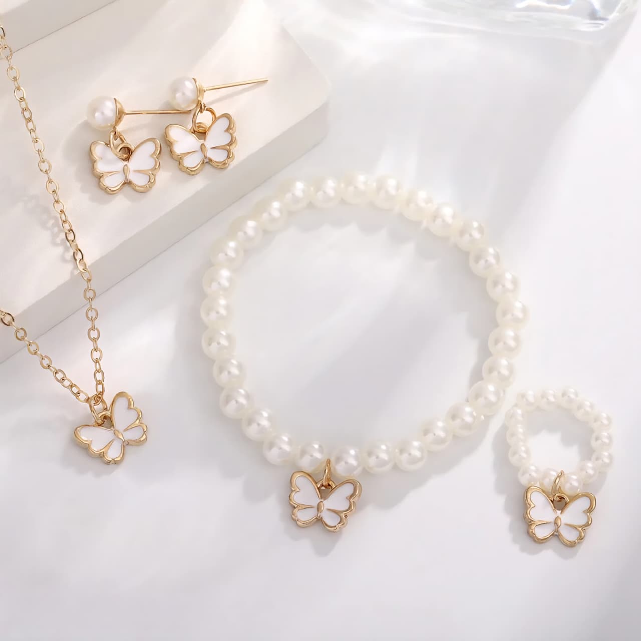 White Butterfly & Beaded Pearls - Jewellry Set × 1